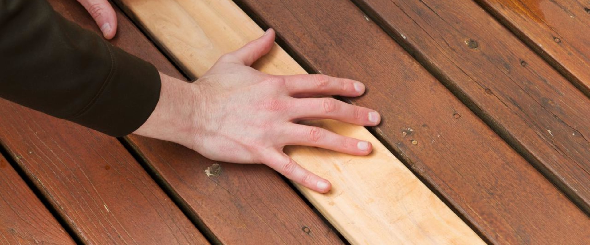 How repair deck?
